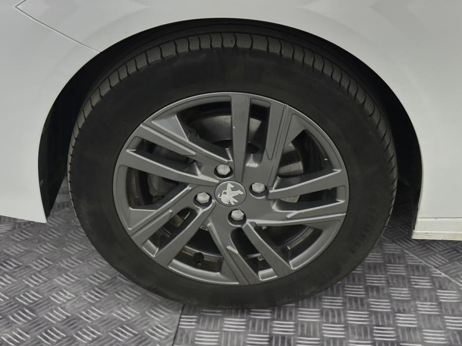 PEUGEOT 208 2022