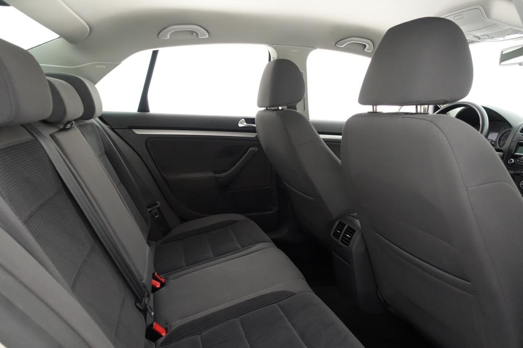 VOLKSWAGEN Jetta 2009
