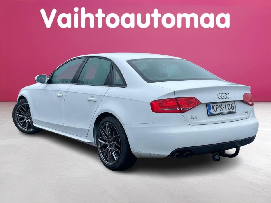 AUDI A4 2011