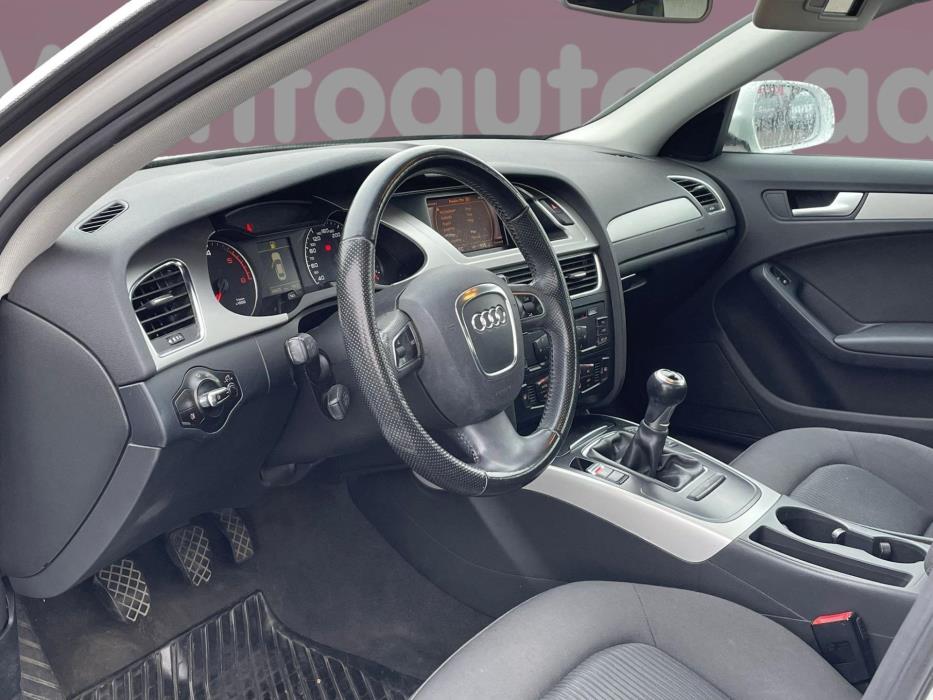 AUDI A4 2011