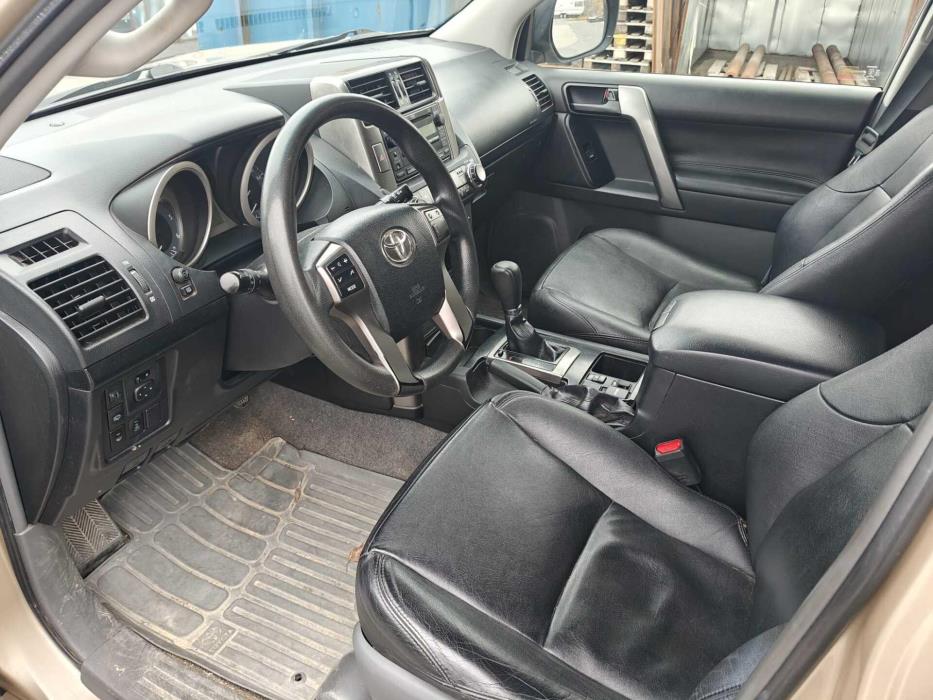 TOYOTA Land Cruiser 2010