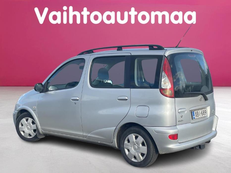 TOYOTA Yaris Verso 2005