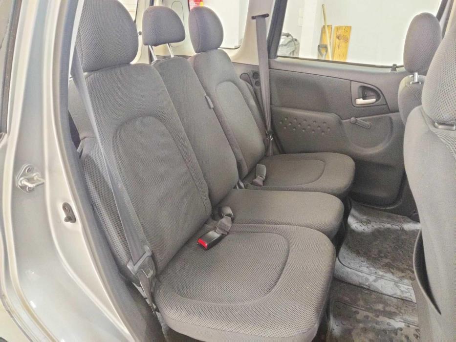 TOYOTA Yaris Verso 2005