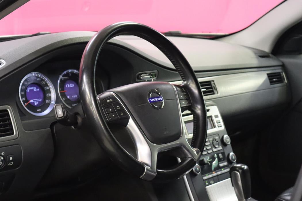 VOLVO XC70 2010