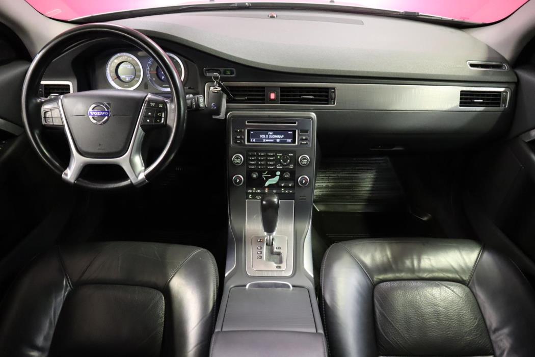 VOLVO XC70 2010