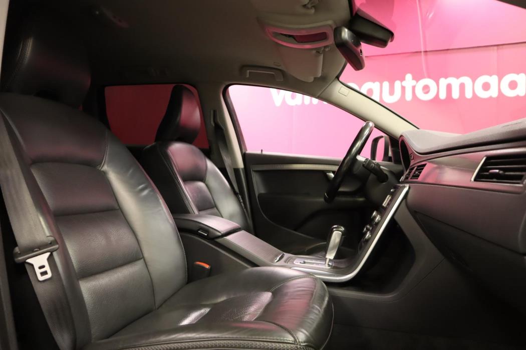 VOLVO XC70 2010