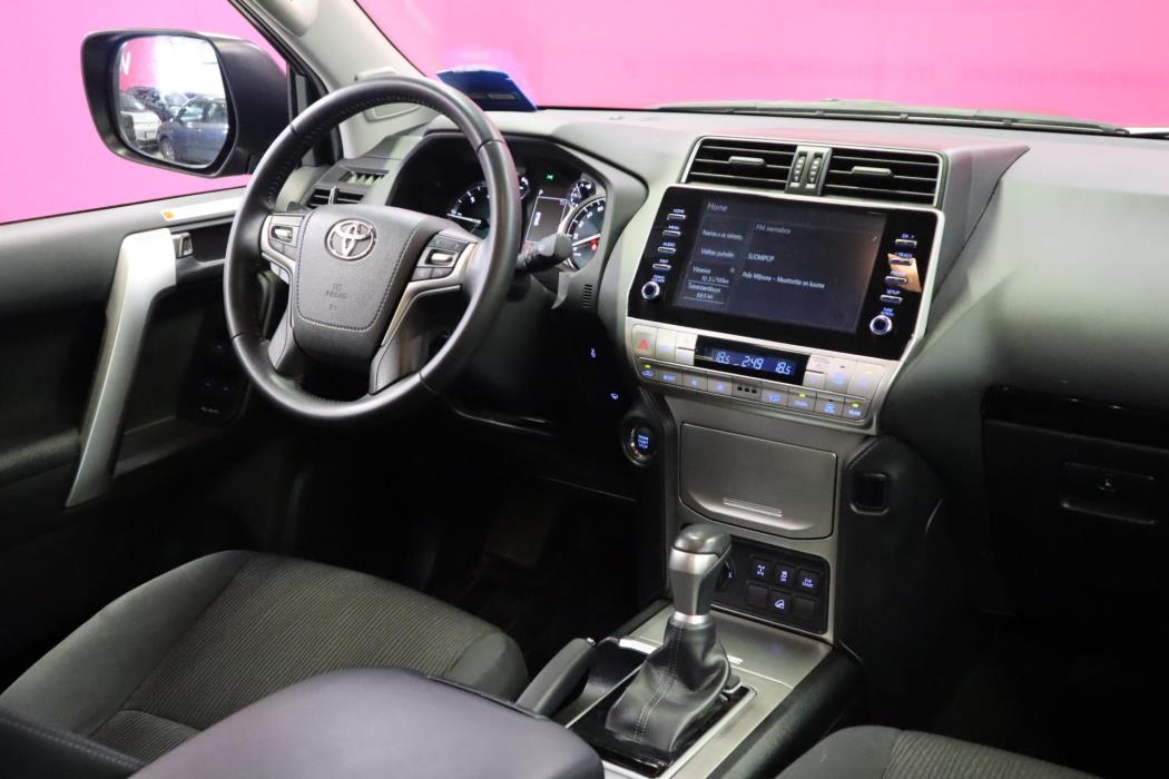 TOYOTA Land Cruiser 2023