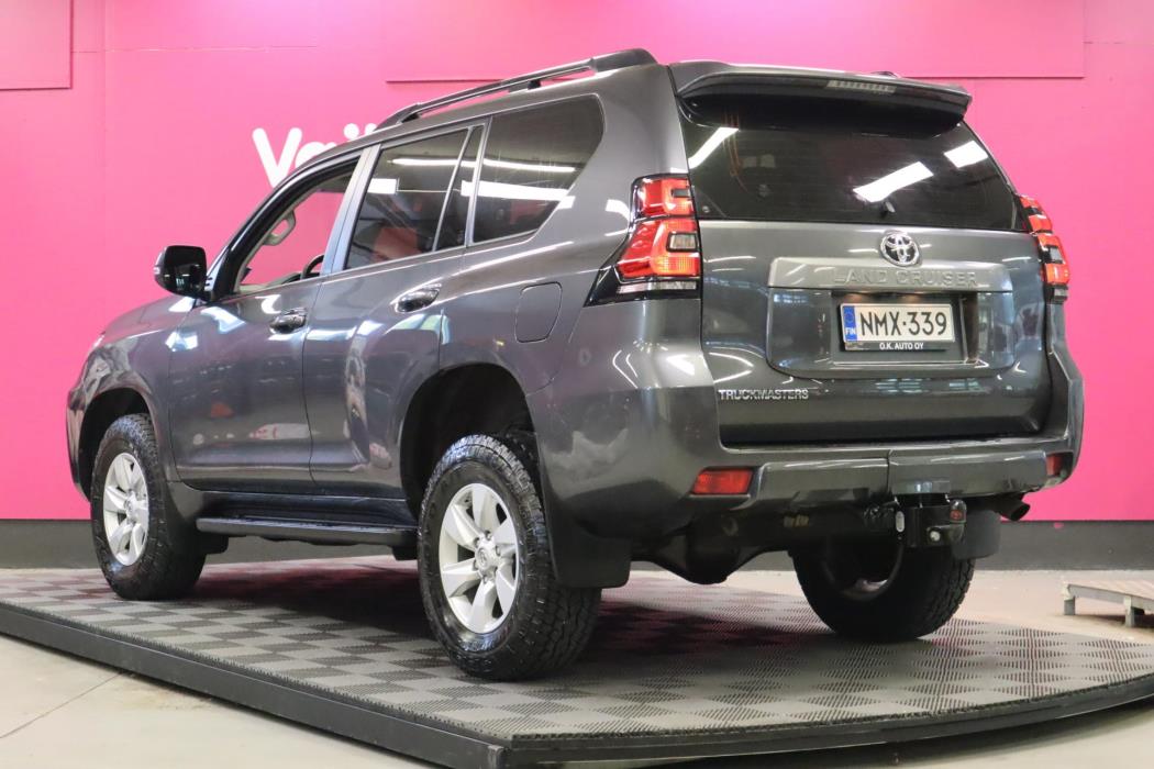 TOYOTA Land Cruiser 2023