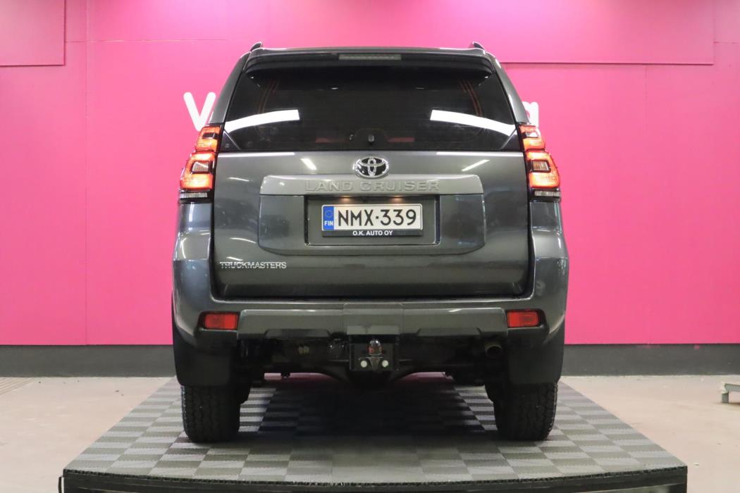 TOYOTA Land Cruiser 2023