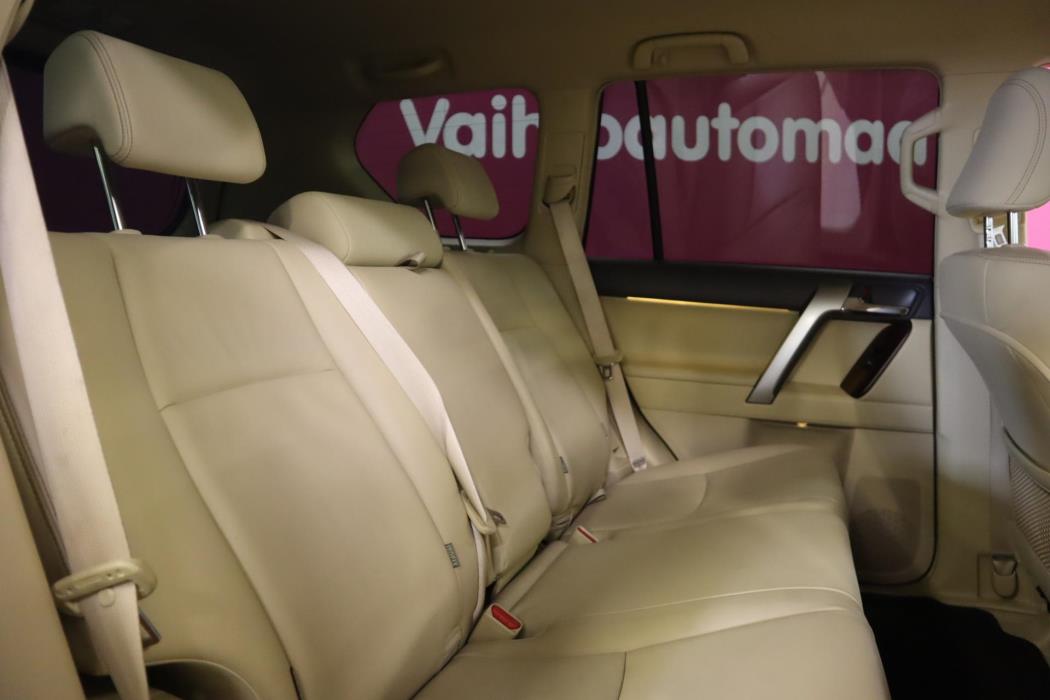 TOYOTA Land Cruiser 2014