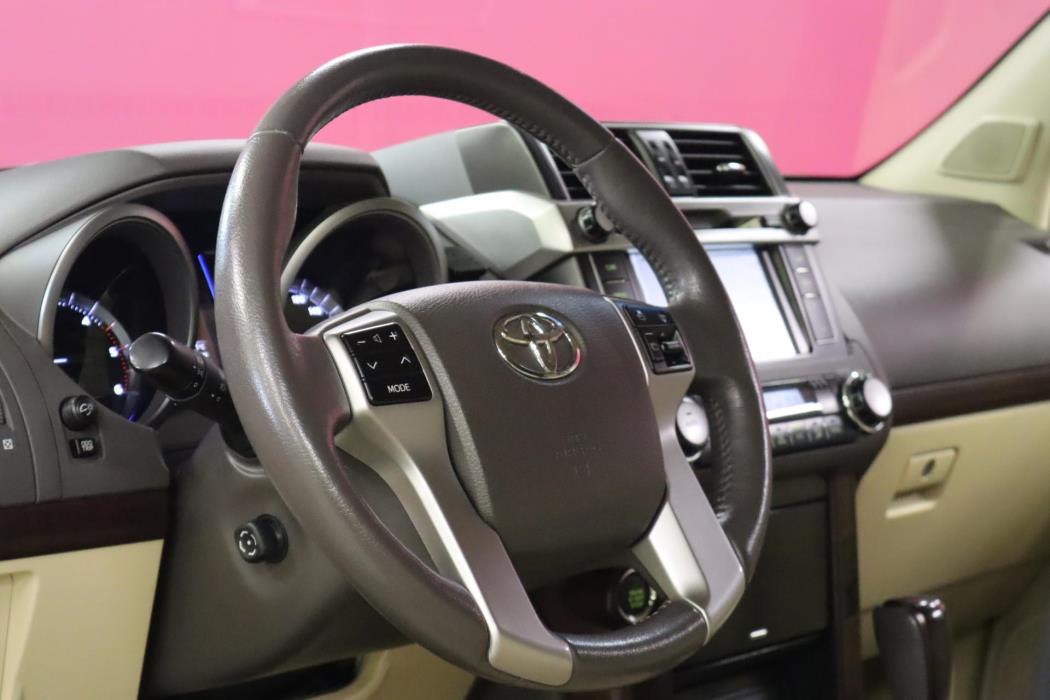 TOYOTA Land Cruiser 2014