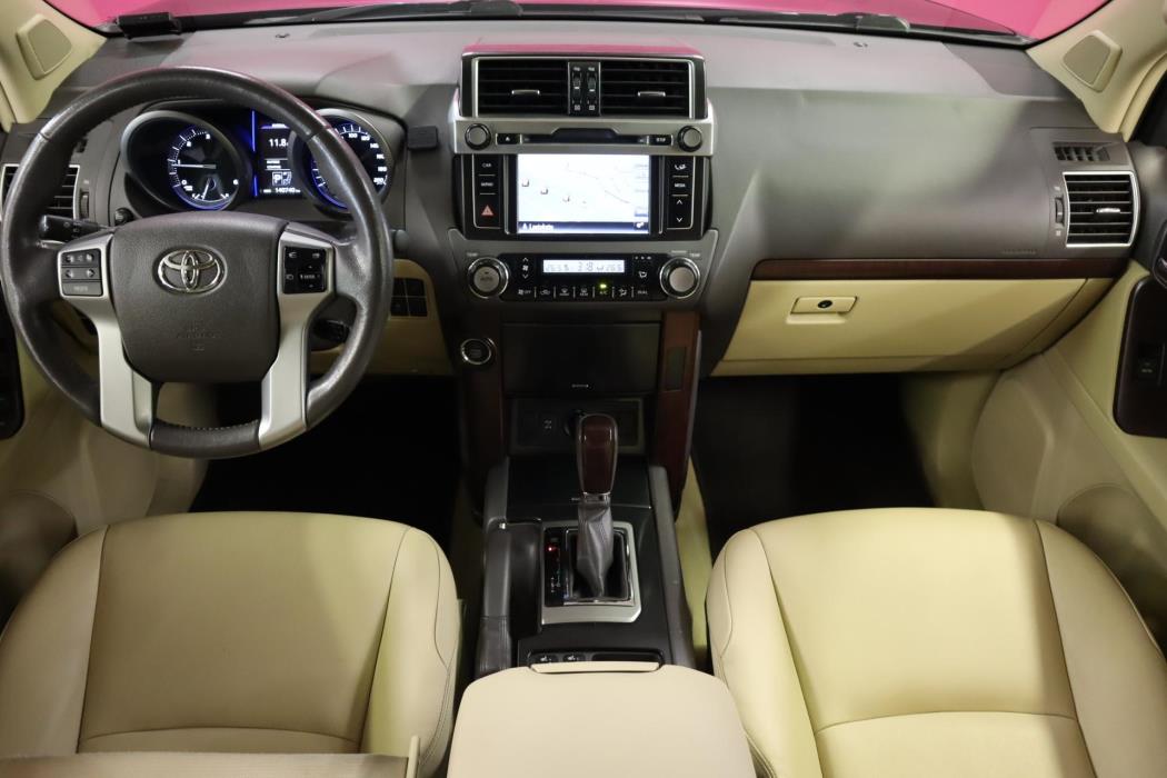 TOYOTA Land Cruiser 2014