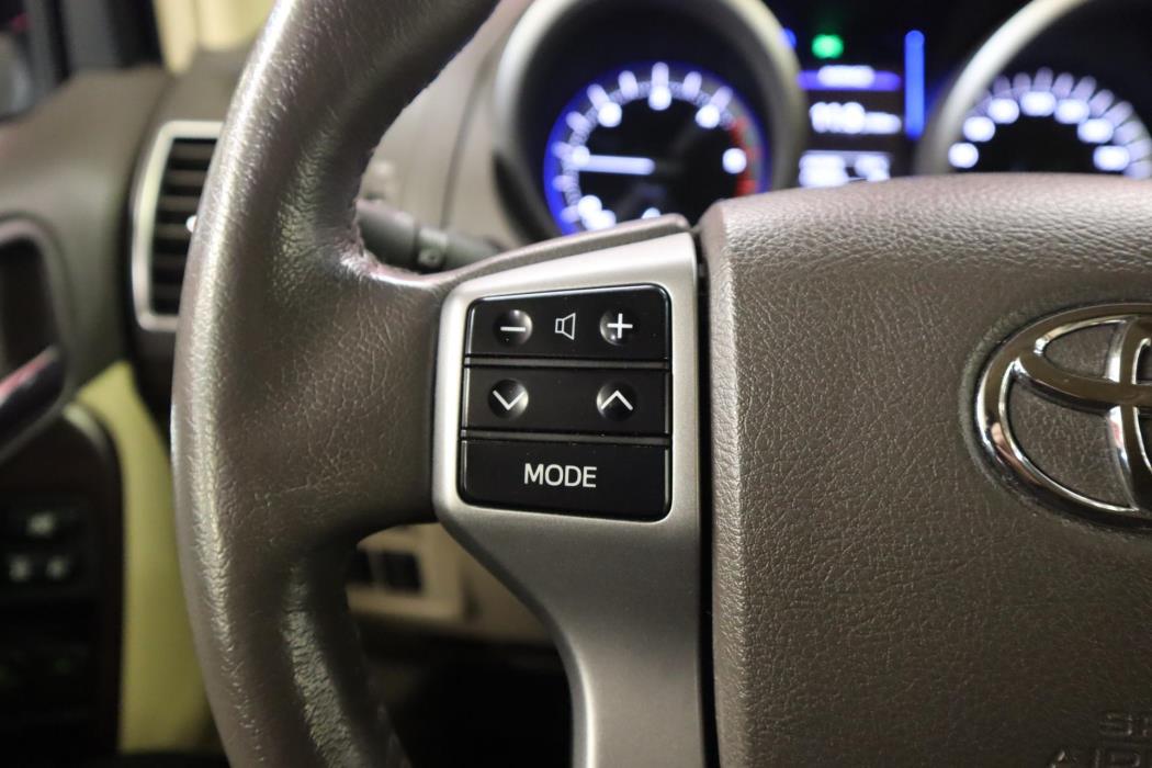 TOYOTA Land Cruiser 2014