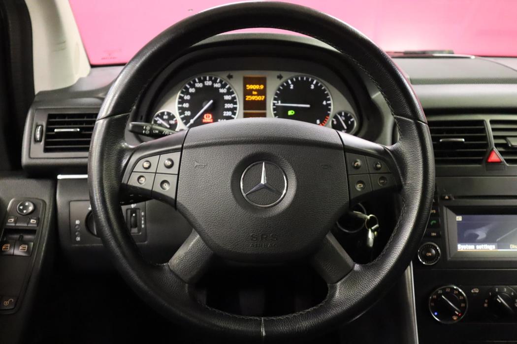 MERCEDES-BENZ B 2010