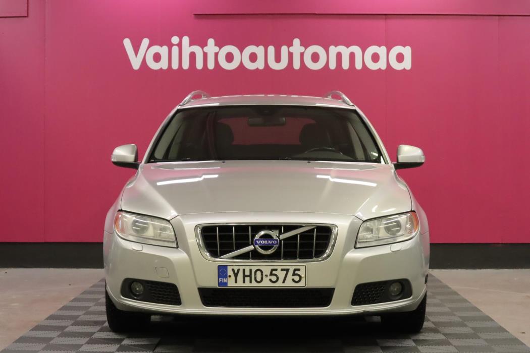 VOLVO V70 2011