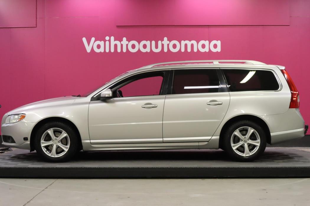 VOLVO V70 2011