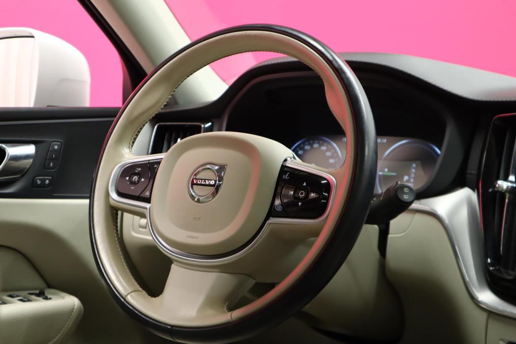 VOLVO XC60 2018