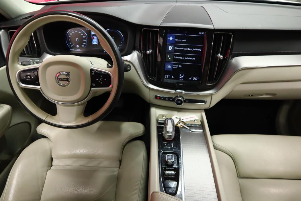 VOLVO XC60 2018