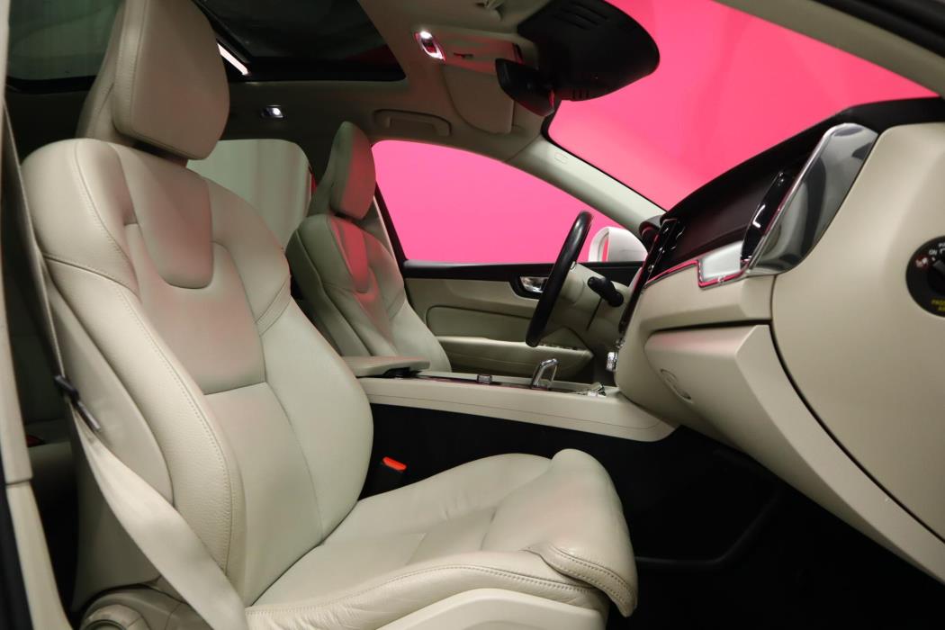 VOLVO XC60 2018