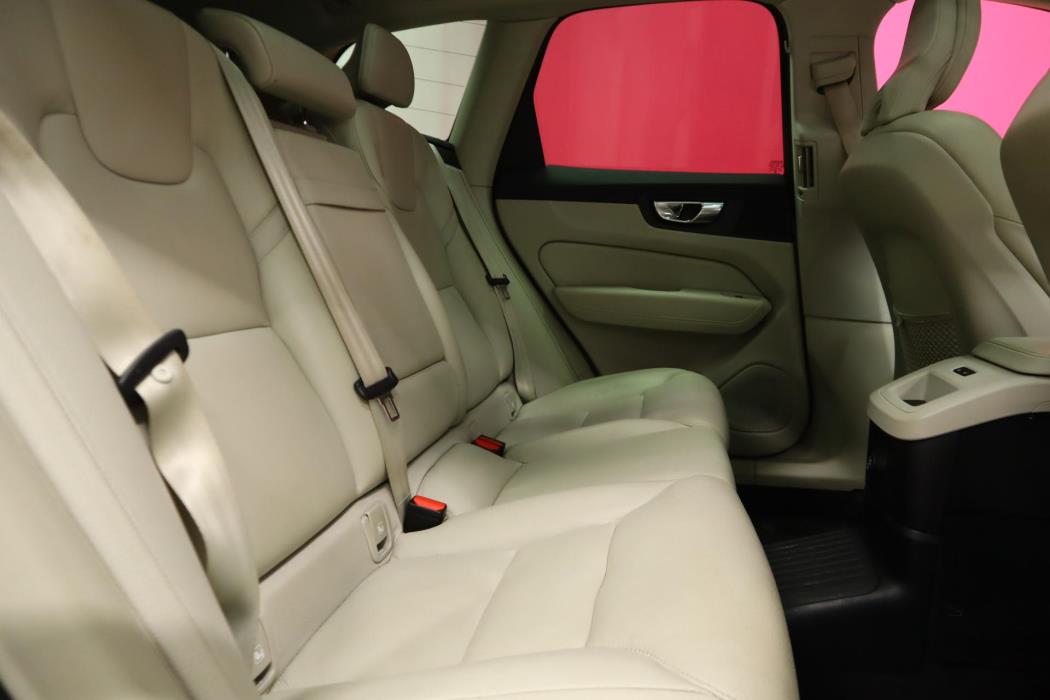 VOLVO XC60 2018
