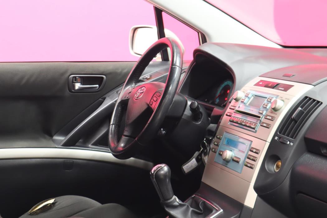 TOYOTA Corolla Verso 2004