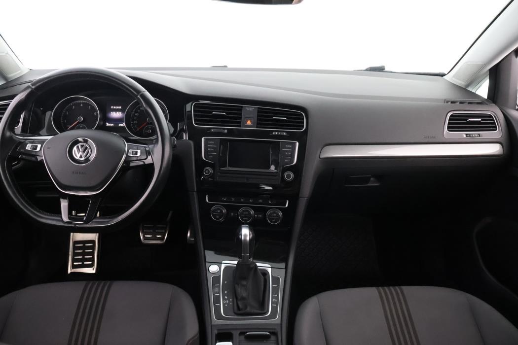 VOLKSWAGEN Golf 2017