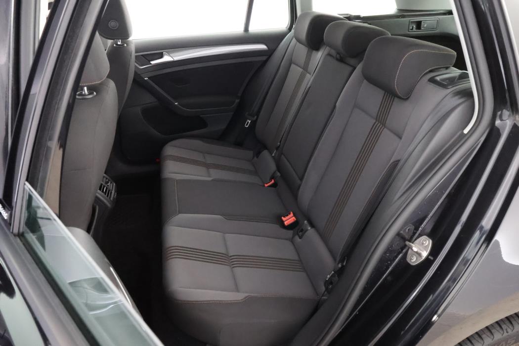 VOLKSWAGEN Golf 2017