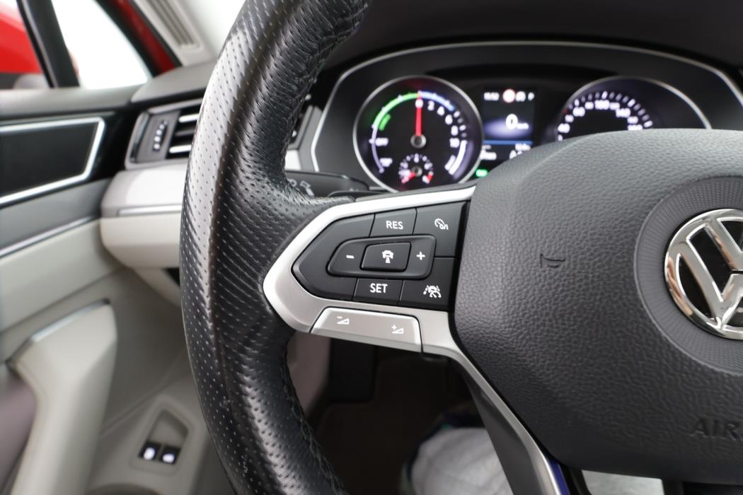 VOLKSWAGEN Passat 2020