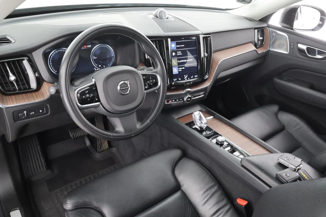 VOLVO XC60 2020