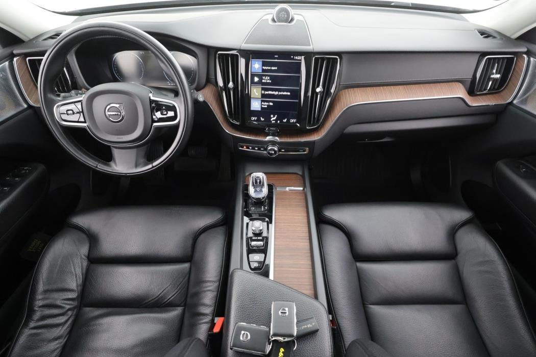 VOLVO XC60 2020