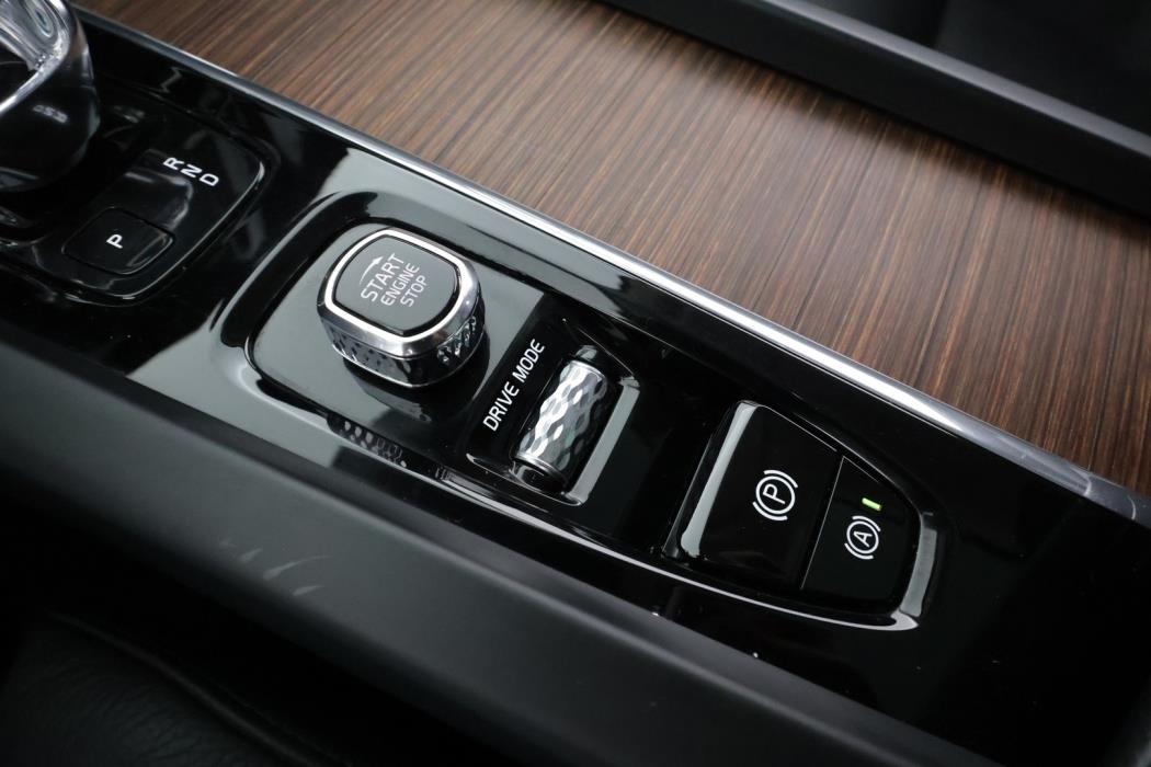 VOLVO XC60 2020