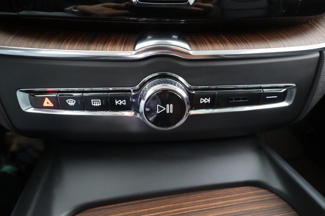 VOLVO XC60 2020