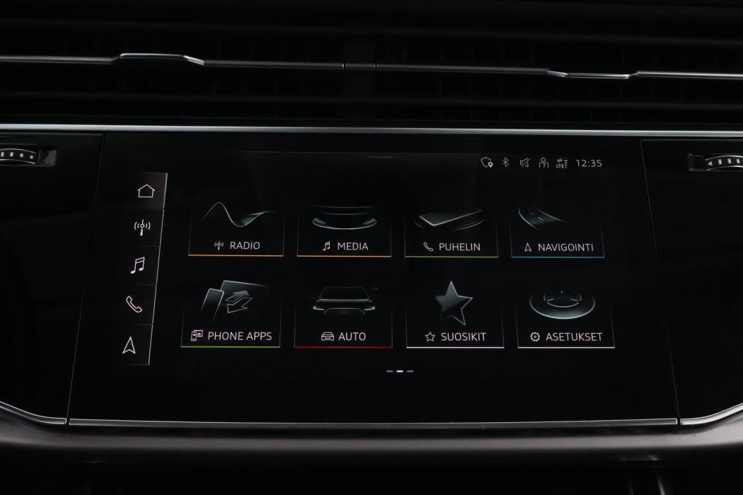 AUDI Q8 2021