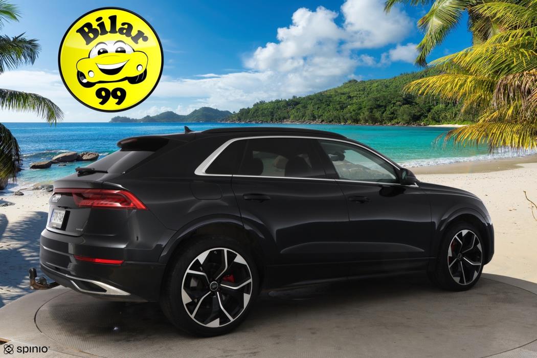 AUDI Q8 2021