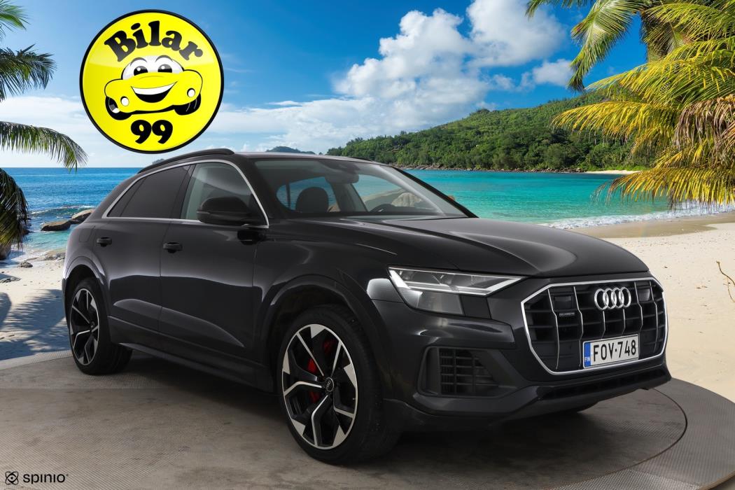 AUDI Q8 2021