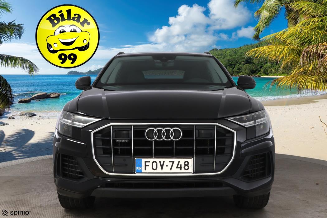AUDI Q8 2021