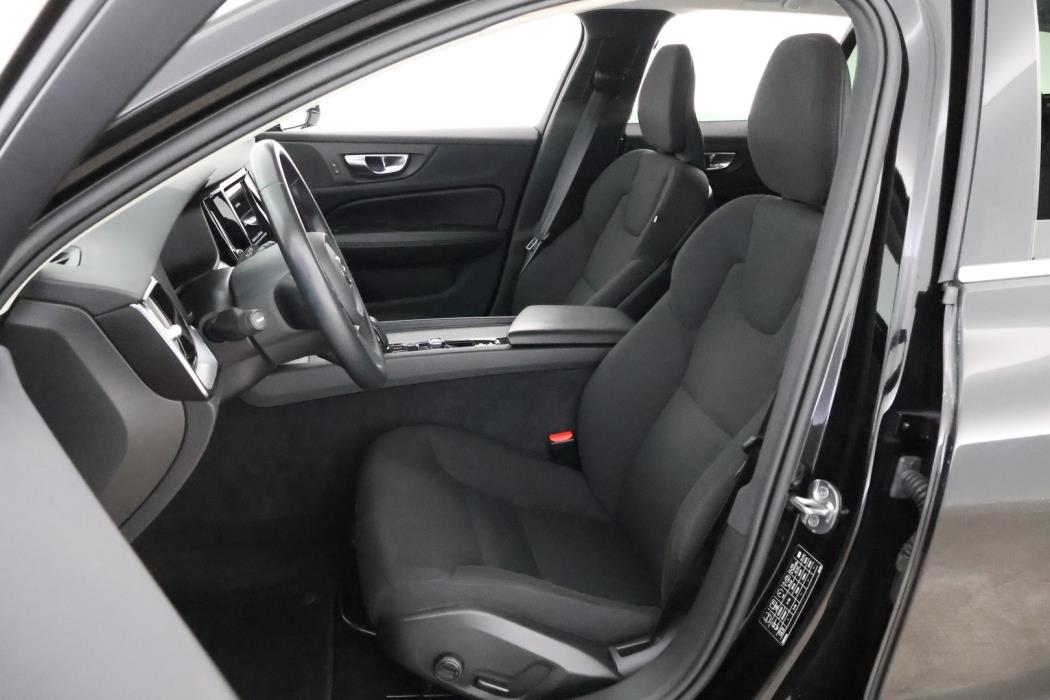 VOLVO V60 2022