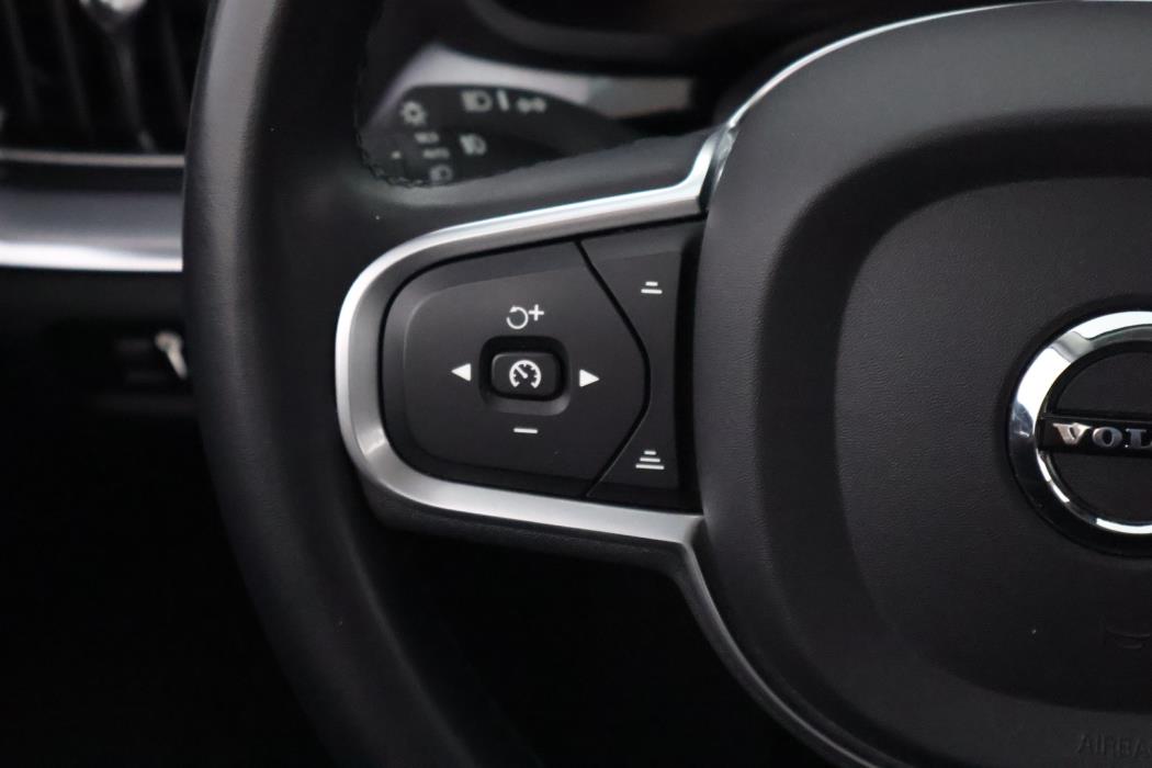 VOLVO V60 2022