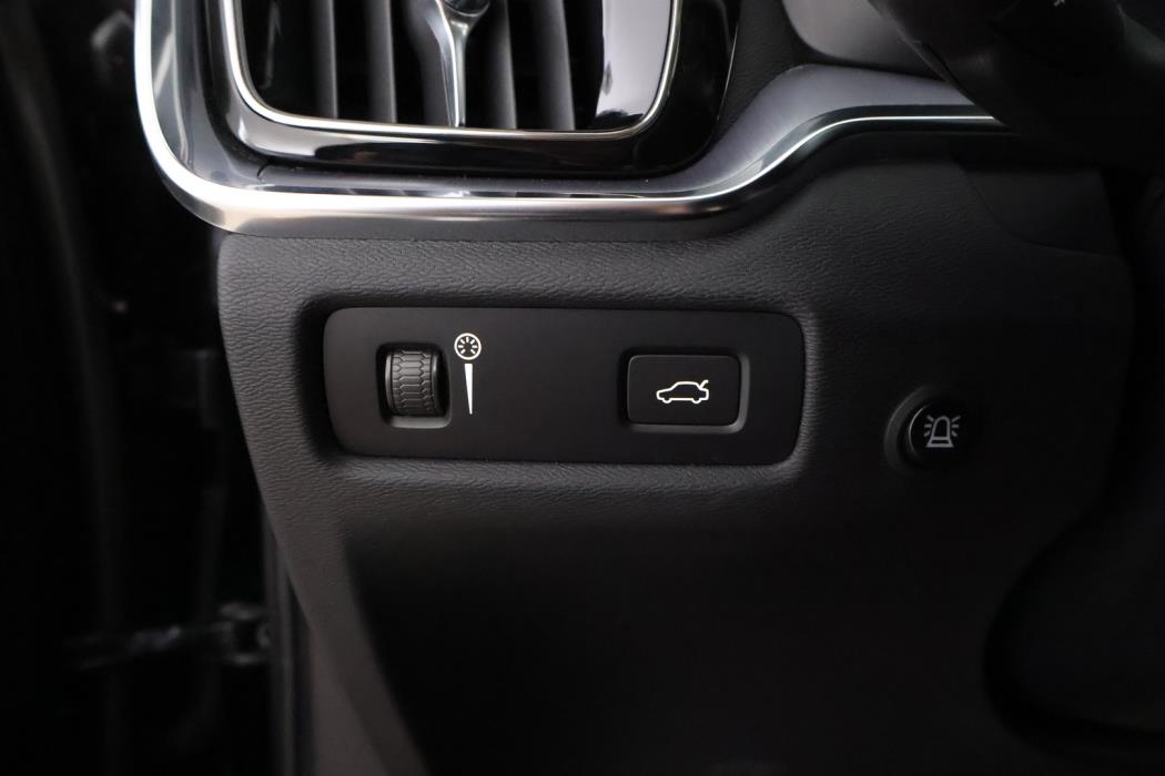 VOLVO V60 2022