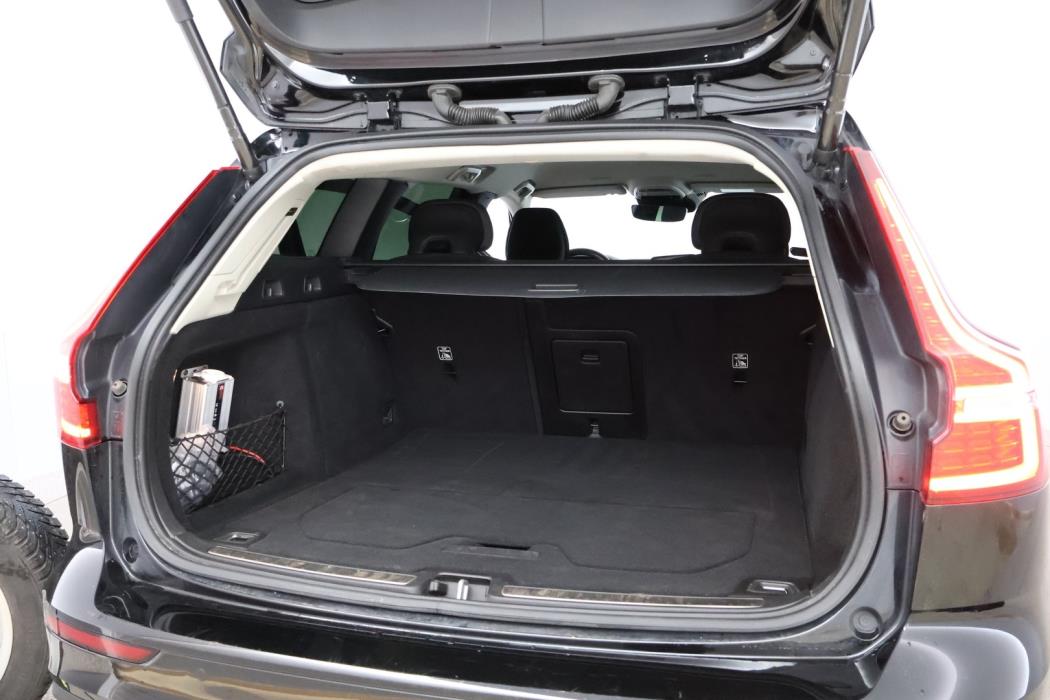 VOLVO V60 2022