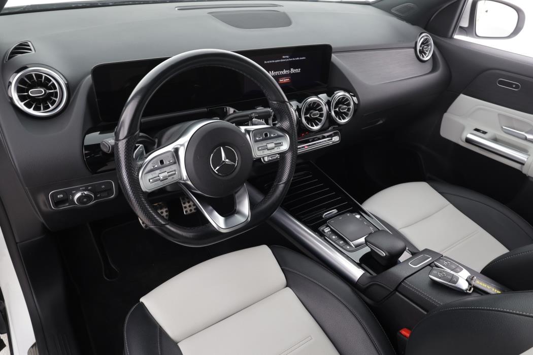 MERCEDES-BENZ GLA 2023