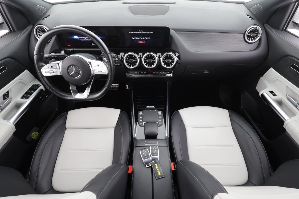 MERCEDES-BENZ GLA 2023