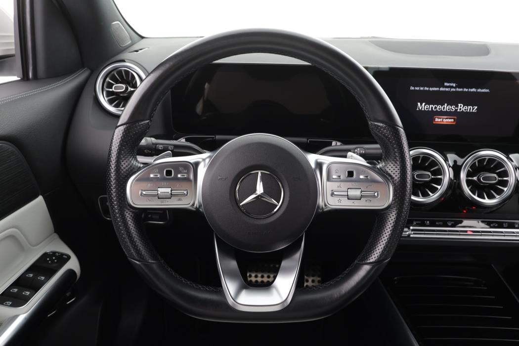 MERCEDES-BENZ GLA 2023