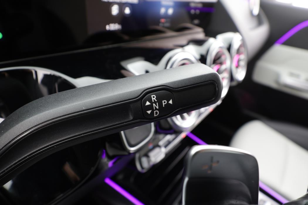 MERCEDES-BENZ GLA 2023