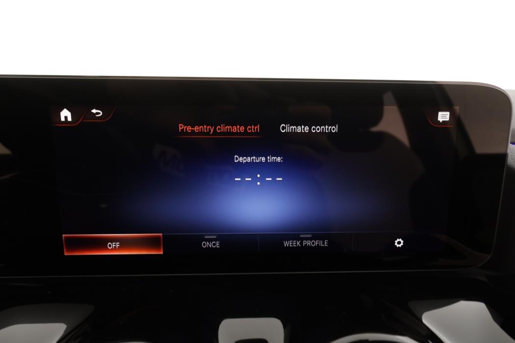 MERCEDES-BENZ GLA 2023