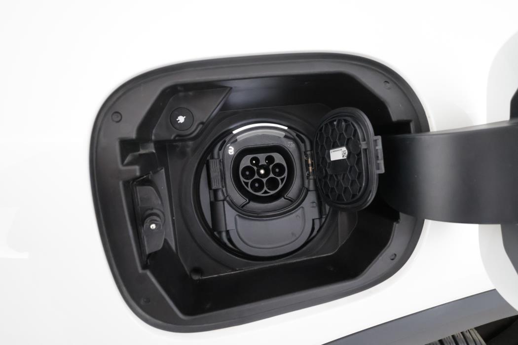 MERCEDES-BENZ GLA 2023