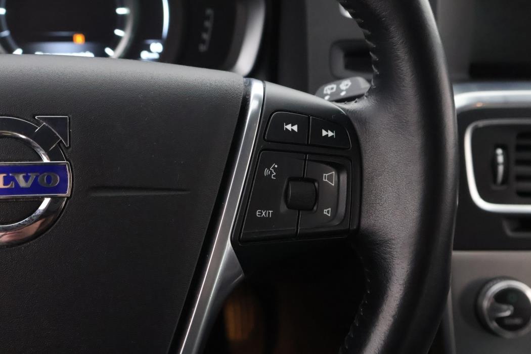 VOLVO V60 Cross Country 2016