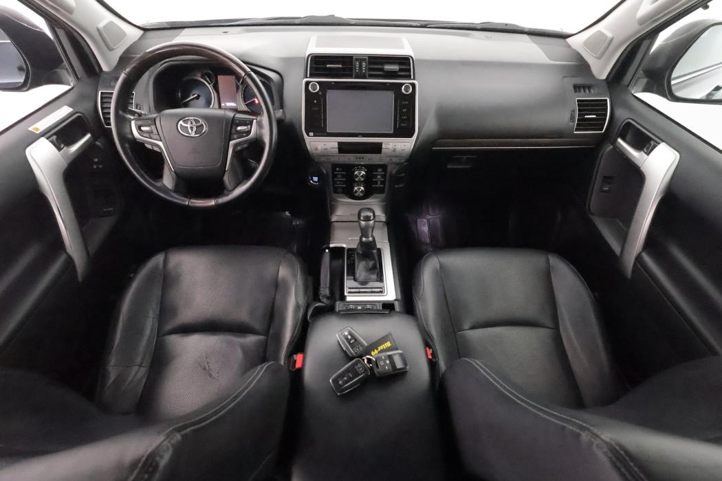 TOYOTA LAND CRUISER 2018
