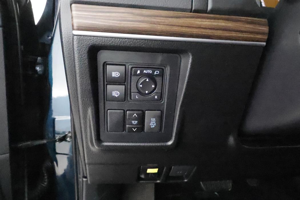 TOYOTA LAND CRUISER 2018