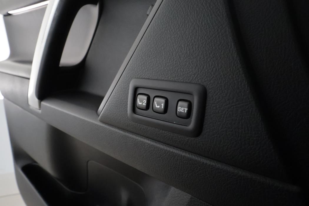 TOYOTA LAND CRUISER 2018